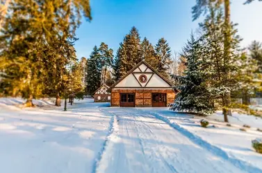 Vue hivernale de Zalesie Masuria — attractions saisonnières
